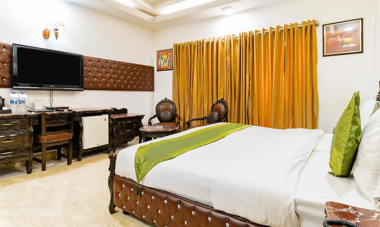 ***  Hotel Baljeet Lodge New Delhi India